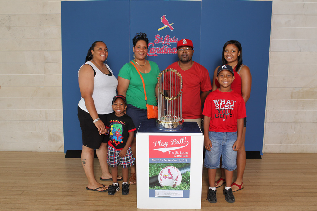 483 ©NELSON CHENAULT CLINTON CENTER presents ST LOUIS CARDINALS WORLD CHAMPIONSHIP TROPHY 070412