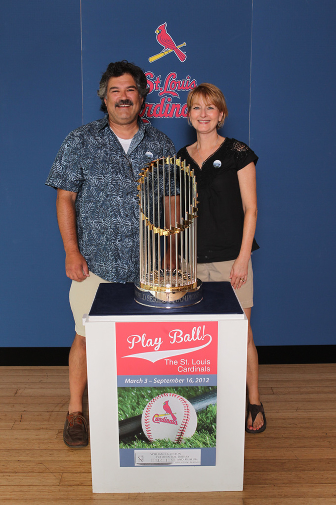25 ©NELSON CHENAULT CLINTON LIBRARY presents ST LOUIS CARDINALS WORLD CHAMPIONSHIP TROPHY 070812